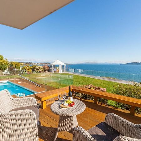 Spectacular Lakefront Home Taupo Eksteriør billede