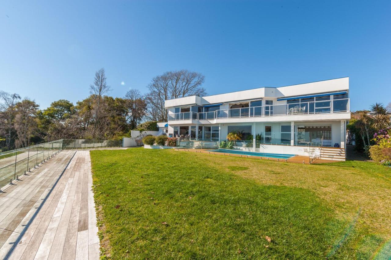 Spectacular Lakefront Home Taupo Eksteriør billede